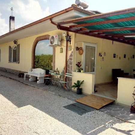 Casadolcecasalatina Bed and Breakfast Buitenkant foto