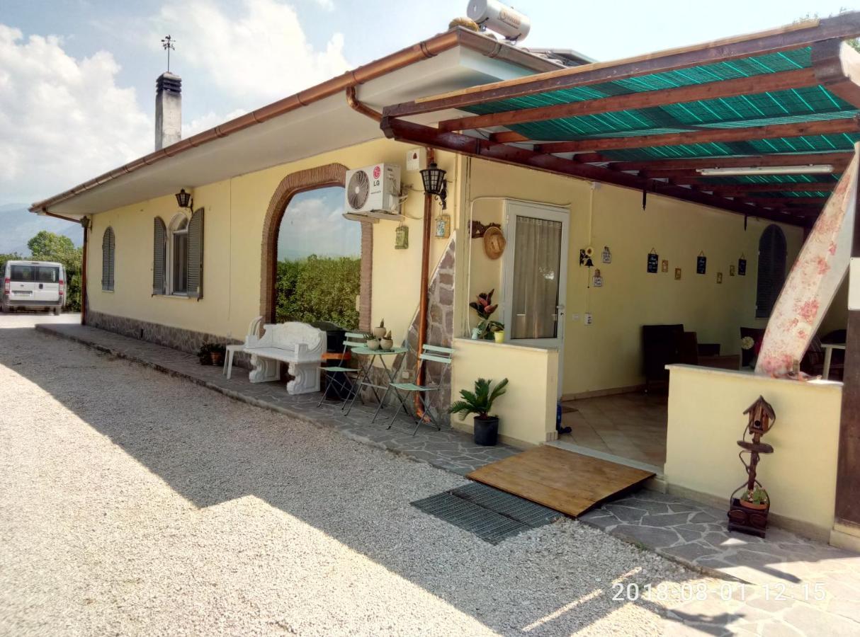 Casadolcecasalatina Bed and Breakfast Buitenkant foto