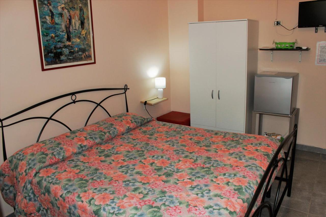 Casadolcecasalatina Bed and Breakfast Buitenkant foto