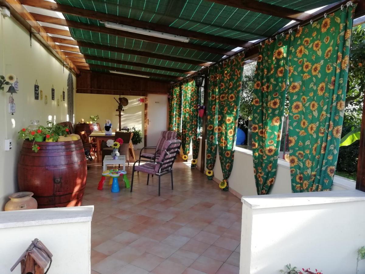 Casadolcecasalatina Bed and Breakfast Buitenkant foto