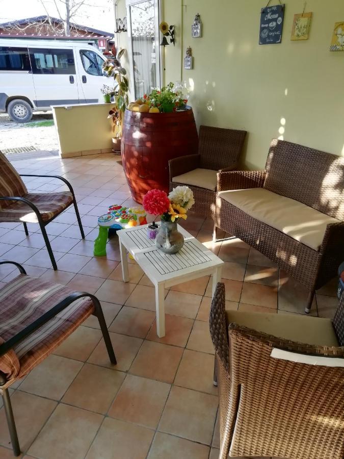 Casadolcecasalatina Bed and Breakfast Buitenkant foto