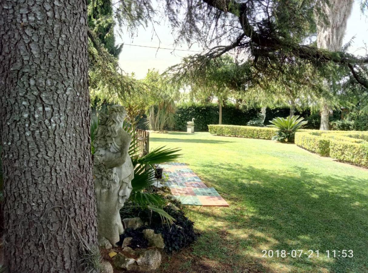 Casadolcecasalatina Bed and Breakfast Buitenkant foto
