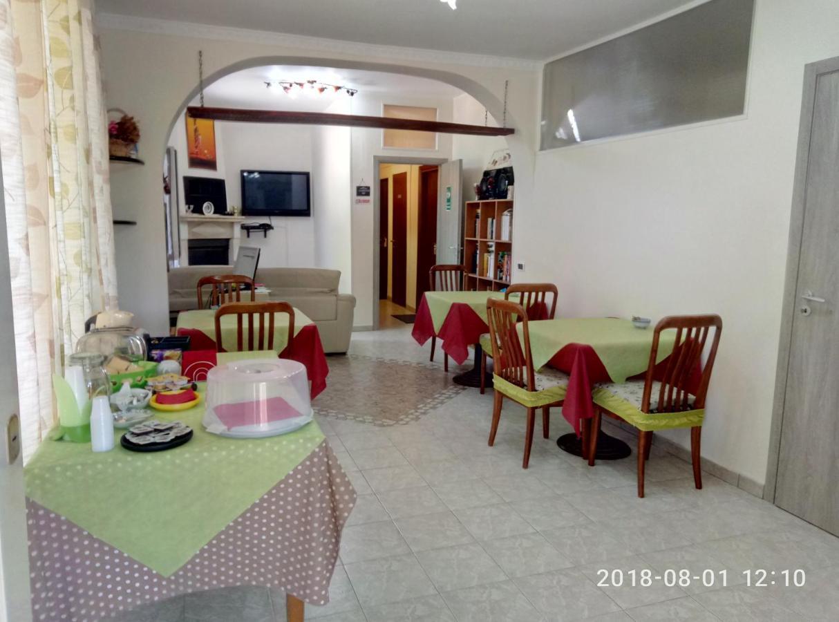 Casadolcecasalatina Bed and Breakfast Buitenkant foto